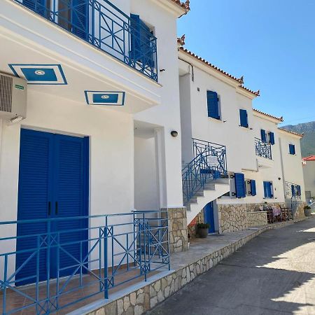 Matina Apartments Tyros Exterior foto